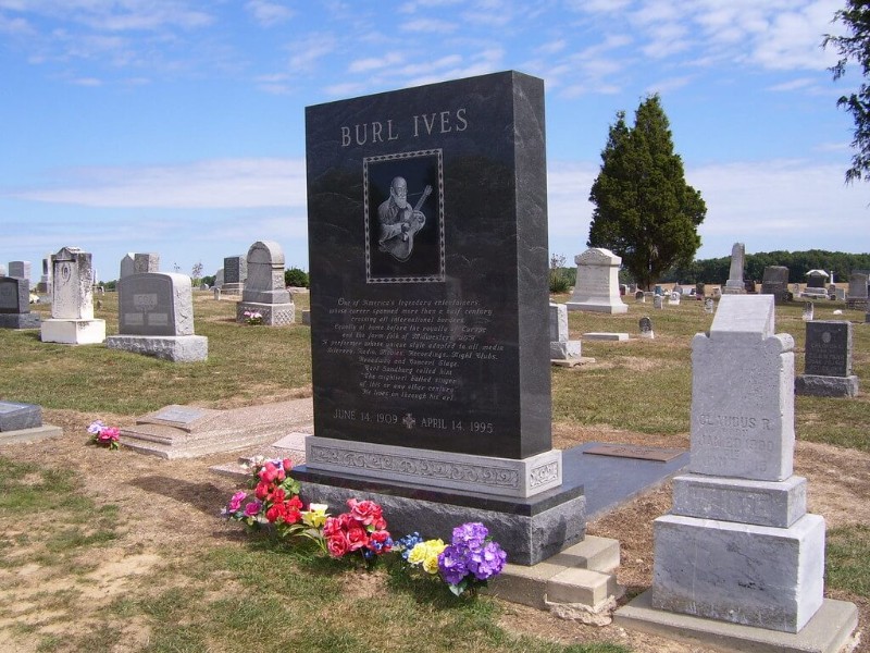 Burl Ives Grave